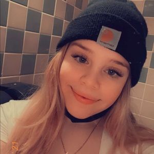 Meet your Posher, Aimee